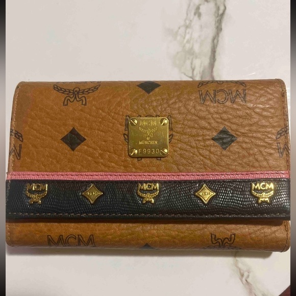 HP🎉MCM Brown Leather Wallet, MCM Studs, Pink strip FINAL PRICE - Picture 7 of 12